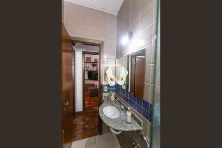 Apartamento à venda com 200m², 3 quartos e 2 vagas Apartamento à venda com 200m², 3 quartos e 2 vagasBanheiro Social