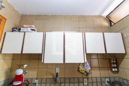 Apartamento à venda com 200m², 3 quartos e 2 vagas Apartamento à venda com 200m², 3 quartos e 2 vagasArmário da Cozinha