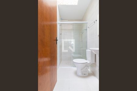 Banheiro de apartamento para alugar com 1 quarto, 45m² em Jardim Sabara, São Paulo