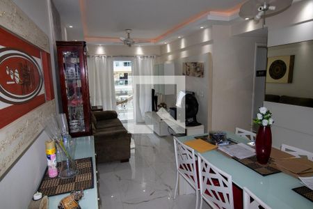 Apartamento à venda com 77m², 2 quartos e 2 vagas Apartamento à venda com 77m², 2 quartos e 2 vagasSala