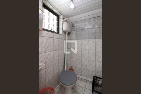 Banheiro de kitnet/studio para alugar com 0 quarto, 20m² em Liberdade, São Paulo