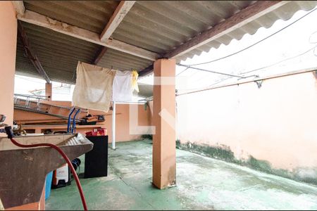 Casa à venda com 367m², 3 quartos e 3 vagasLavanderia