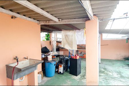 Casa à venda com 367m², 3 quartos e 3 vagasLavanderia