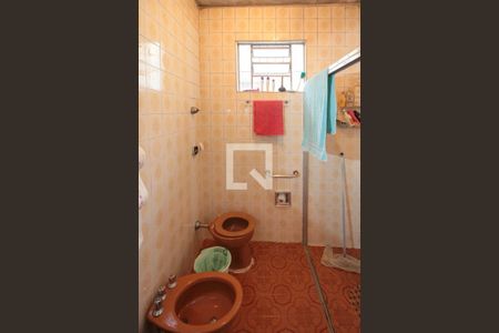 Casa à venda com 240m², 3 quartos e 2 vagas Casa à venda com 240m², 3 quartos e 2 vagasBanheiro