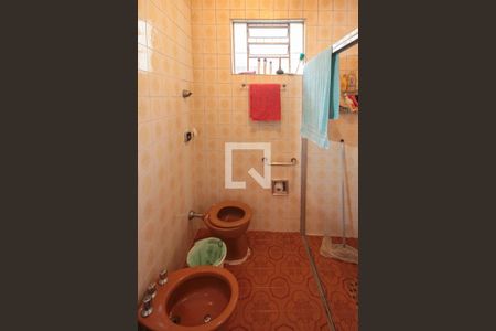 Casa à venda com 240m², 3 quartos e 2 vagas Casa à venda com 240m², 3 quartos e 2 vagasBanheiro