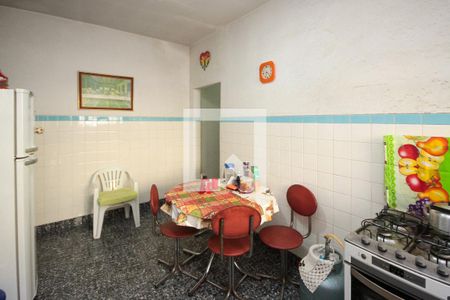 Casa à venda com 240m², 3 quartos e 2 vagas Casa à venda com 240m², 3 quartos e 2 vagasCozinha