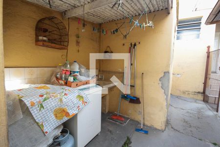 Casa à venda com 240m², 3 quartos e 2 vagas Casa à venda com 240m², 3 quartos e 2 vagasÁrea de Serviço