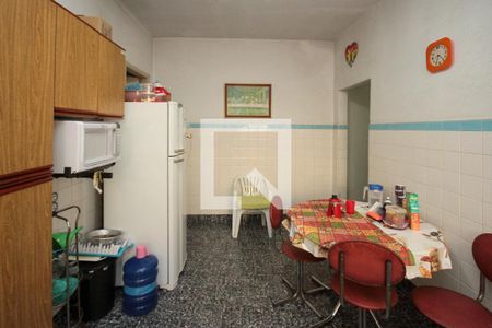 Casa à venda com 240m², 3 quartos e 2 vagas Casa à venda com 240m², 3 quartos e 2 vagasCozinha