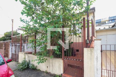 Casa à venda com 240m², 3 quartos e 2 vagas Casa à venda com 240m², 3 quartos e 2 vagasFachada