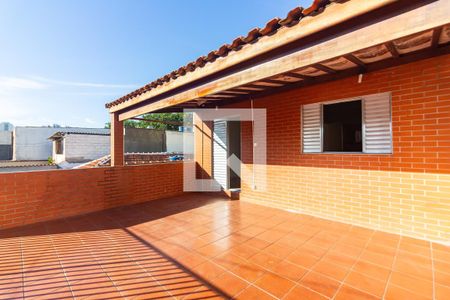 Casa à venda com 205m², 4 quartos e 2 vagas Casa à venda com 205m², 4 quartos e 2 vagasSacada