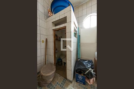 Casa para alugar com 250m², 2 quartos e 2 vagasBanheiro de Serviço