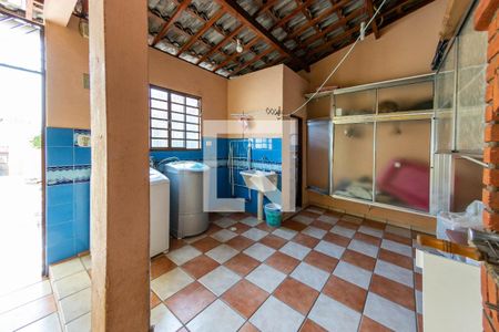 Casa para alugar com 250m², 2 quartos e 2 vagasÁrea de serviço
