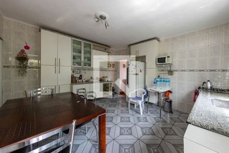 Casa para alugar com 250m², 2 quartos e 2 vagasCozinha
