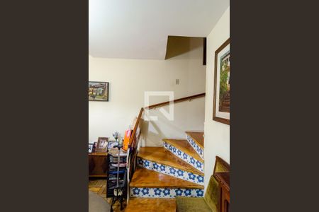 Escadas de casa à venda com 3 quartos, 140m² em Jardim Brasil (zona Sul), São Paulo