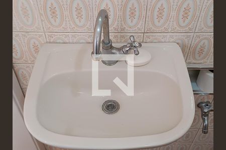 Casa à venda com 175m², 4 quartos e 2 vagasBanheiro 2