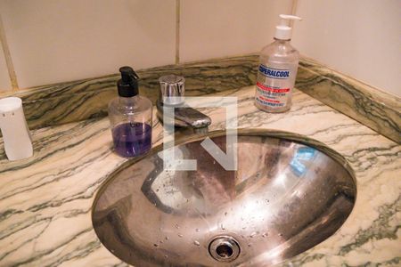 Casa à venda com 347m², 4 quartos e 2 vagasBanheiro de serviço