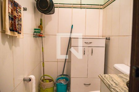 Casa à venda com 347m², 4 quartos e 2 vagasBanheiro de serviço