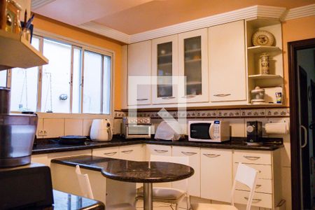 Casa à venda com 347m², 4 quartos e 2 vagasCozinha