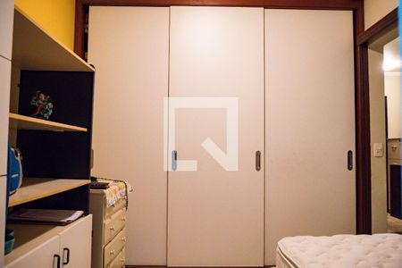 Casa à venda com 347m², 4 quartos e 2 vagasQuarto 2