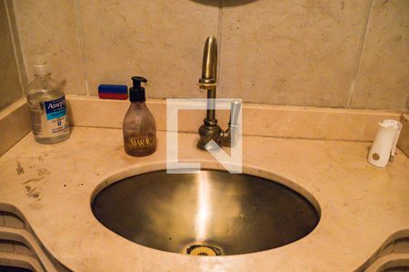 Casa à venda com 347m², 4 quartos e 2 vagasLavabo