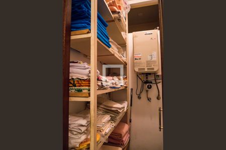 Casa à venda com 347m², 4 quartos e 2 vagasCorredor - Depósito