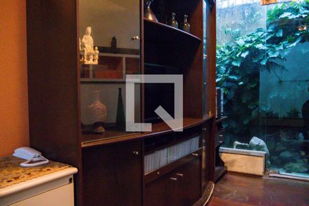 Casa à venda com 347m², 4 quartos e 2 vagasSala de TV