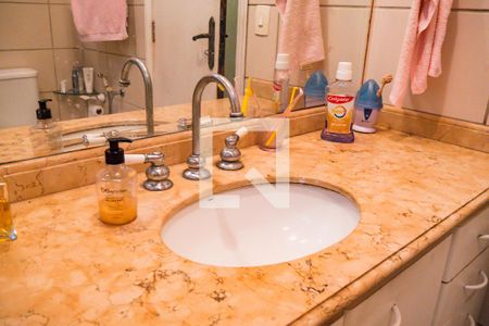 Casa à venda com 347m², 4 quartos e 2 vagasBanheiro Social