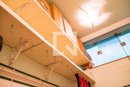 Casa à venda com 347m², 4 quartos e 2 vagasBanheiro de serviço