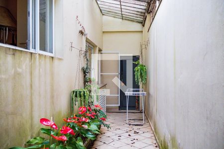 Casa à venda com 347m², 4 quartos e 2 vagasQuintal