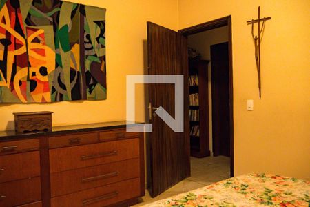 Casa à venda com 347m², 4 quartos e 2 vagasSuíte