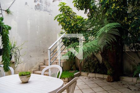 Casa à venda com 347m², 4 quartos e 2 vagasQuintal