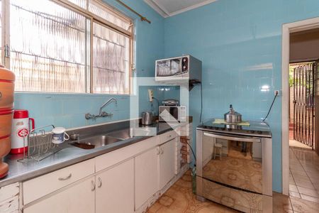 Casa à venda com 223m², 4 quartos e 5 vagas Casa à venda com 223m², 4 quartos e 5 vagasCozinha