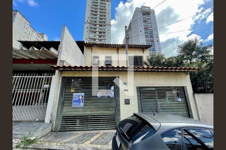 Casa à venda com 125m², 4 quartos e 2 vagas Casa à venda com 125m², 4 quartos e 2 vagasFachada