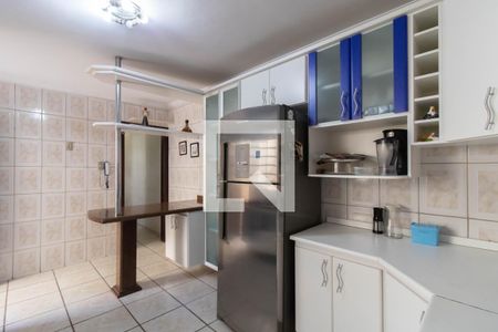 Casa à venda com 125m², 4 quartos e 2 vagas Casa à venda com 125m², 4 quartos e 2 vagasCozinha