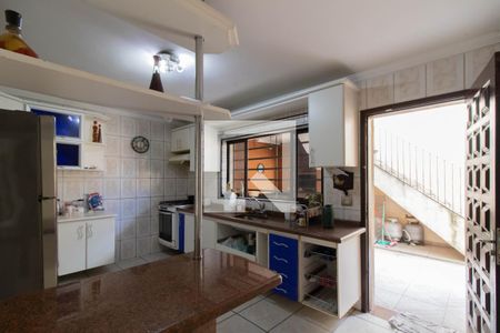 Casa à venda com 125m², 4 quartos e 2 vagas Casa à venda com 125m², 4 quartos e 2 vagasCozinha