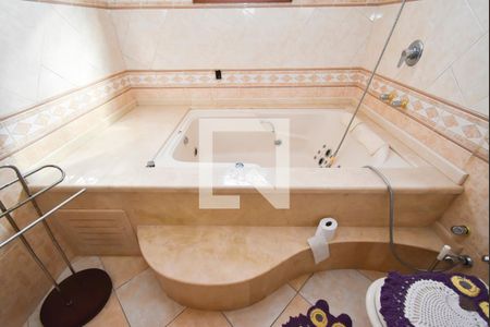 Casa à venda com 400m², 3 quartos e 3 vagasBanheiro da Suíte