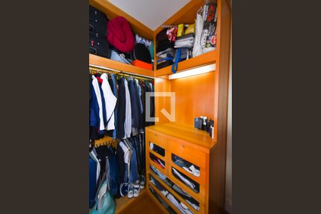 Casa à venda com 400m², 3 quartos e 3 vagasCloset da suíte