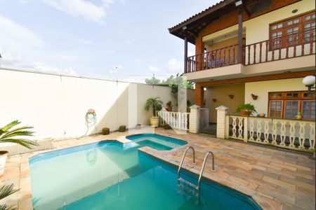 Casa à venda com 400m², 3 quartos e 3 vagasPiscina