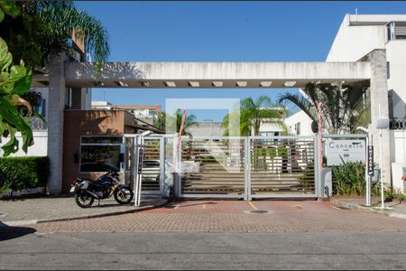 Apartamento à venda com 90m², 3 quartos e 2 vagas Apartamento à venda com 90m², 3 quartos e 2 vagasFachada e portaria