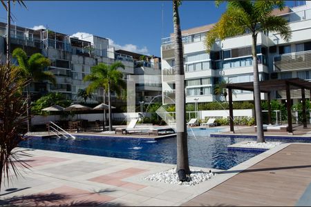Apartamento à venda com 90m², 3 quartos e 2 vagas Apartamento à venda com 90m², 3 quartos e 2 vagasÁrea comum - Piscina