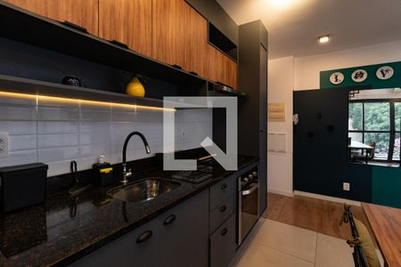 Cozinha de apartamento para alugar com 1 quarto, 52m² em Vila Pompéia, São Paulo