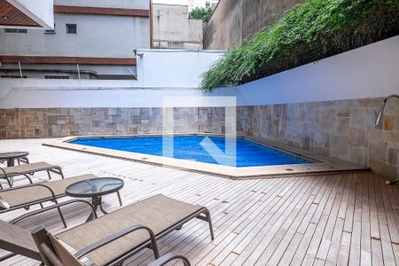 Apartamento à venda com 335m², 3 quartos e 4 vagas Apartamento à venda com 335m², 3 quartos e 4 vagasPiscina