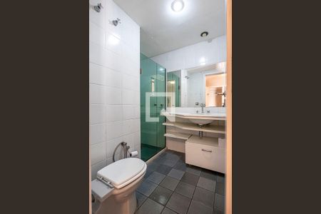 Apartamento à venda com 335m², 3 quartos e 4 vagas Apartamento à venda com 335m², 3 quartos e 4 vagasSuíte 2 - Banheiro