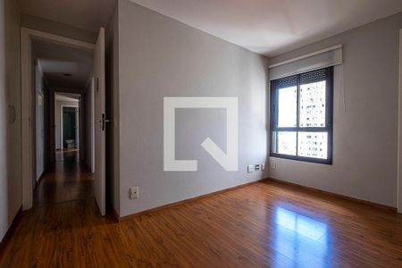 Apartamento à venda com 335m², 3 quartos e 4 vagas Apartamento à venda com 335m², 3 quartos e 4 vagasSuíte 3