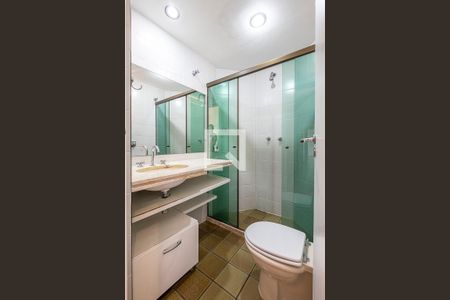 Apartamento à venda com 335m², 3 quartos e 4 vagas Apartamento à venda com 335m², 3 quartos e 4 vagasSuíte 1 - Banheiro 2