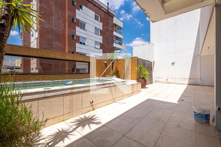 Apartamento à venda com 335m², 3 quartos e 4 vagas Apartamento à venda com 335m², 3 quartos e 4 vagasTerraço