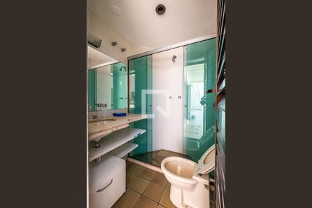 Apartamento à venda com 335m², 3 quartos e 4 vagas Apartamento à venda com 335m², 3 quartos e 4 vagasBanheiro 2