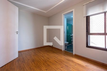 Apartamento à venda com 335m², 3 quartos e 4 vagas Apartamento à venda com 335m², 3 quartos e 4 vagasSuíte 2