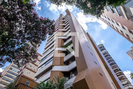 Apartamento à venda com 335m², 3 quartos e 4 vagas Apartamento à venda com 335m², 3 quartos e 4 vagasFachada