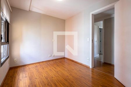 Apartamento à venda com 335m², 3 quartos e 4 vagas Apartamento à venda com 335m², 3 quartos e 4 vagasSuíte 2